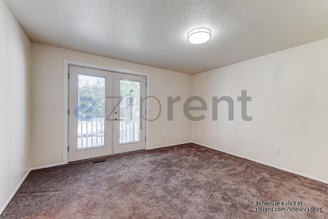 Building Photo - 13543 SW 64th Ave
