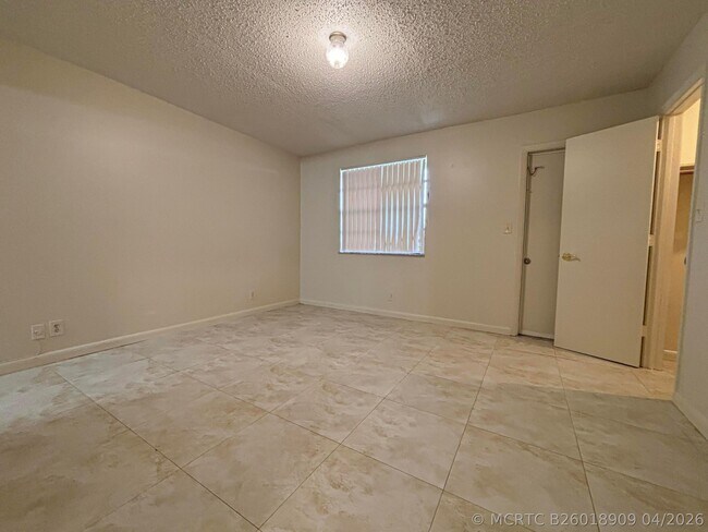 Building Photo - 10901 NW 45th St