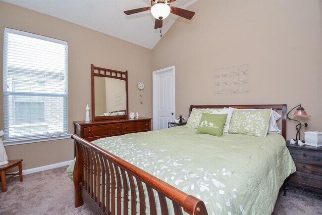 Building Photo - 2715 Farlow Ln