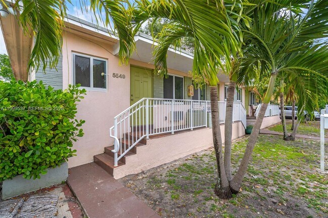 Building Photo - 5549 NE Miami Ct