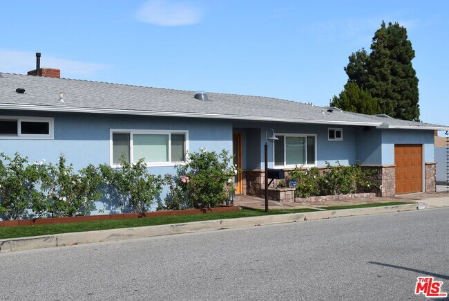 Primary Photo - 11365 Chalon Rd