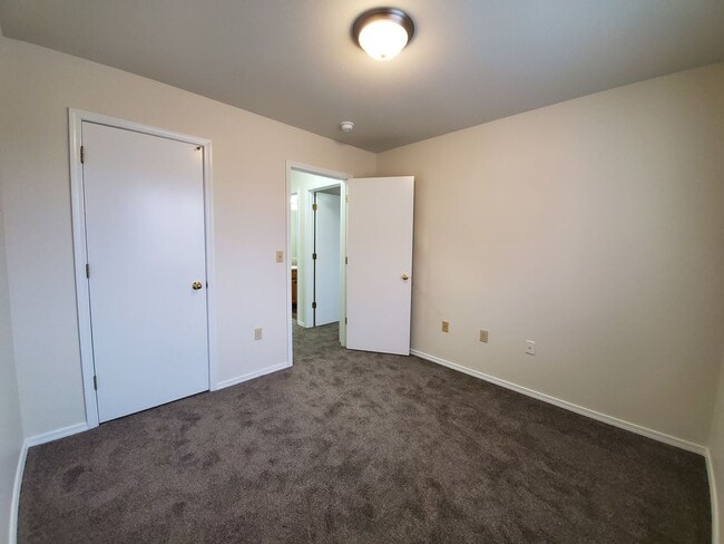 Building Photo - 1611 Lamb Ave