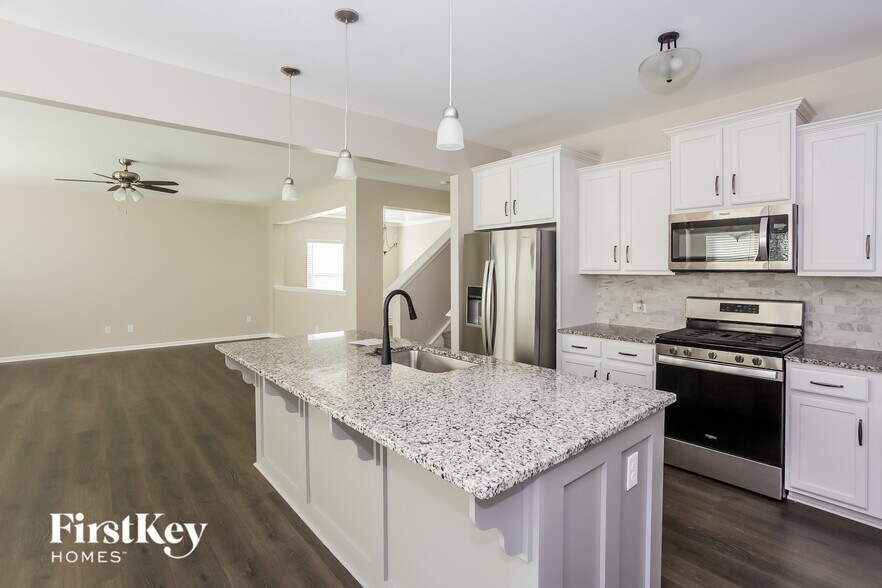 Building Photo - 3007 Creeks Landing Dr