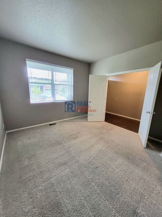 Building Photo - 6075 Sun Mesa Cir