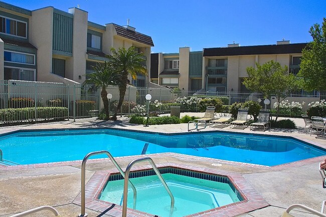 Building Photo - 9950 Topanga Canyon Blvd