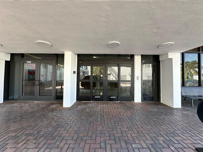 Building Photo - 2401 S Ocean Dr
