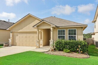 Building Photo - "Charming 4-Bedroom Oasis with custom fini...