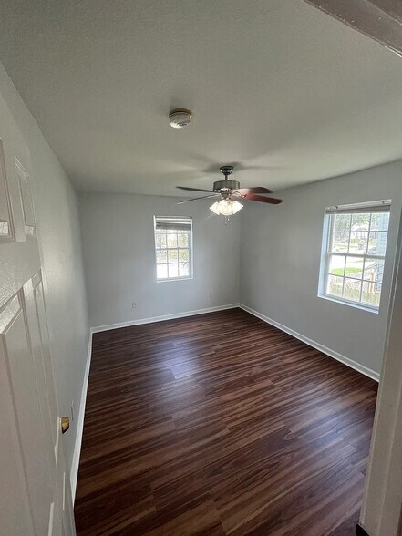 Building Photo - 6230 Waldo Dr