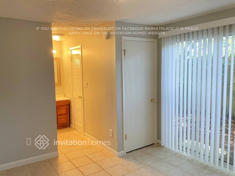 Building Photo - 1627 Bentin Dr S