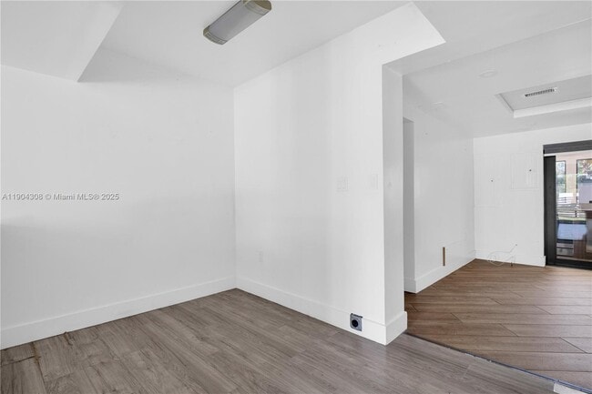 Building Photo - 14970 Leisure Dr