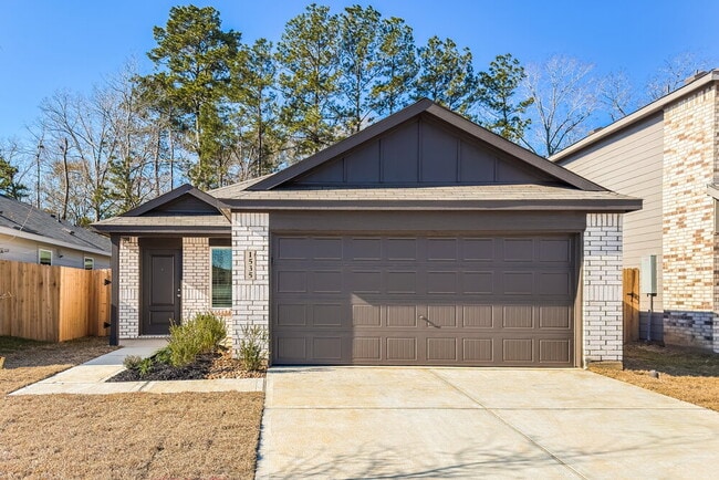 Building Photo - 325 Woodland Hills Dr