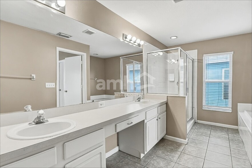 Building Photo - 1107 Summer Breeze Dr