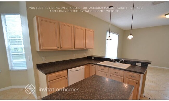 Building Photo - 901 Rosinia Ct