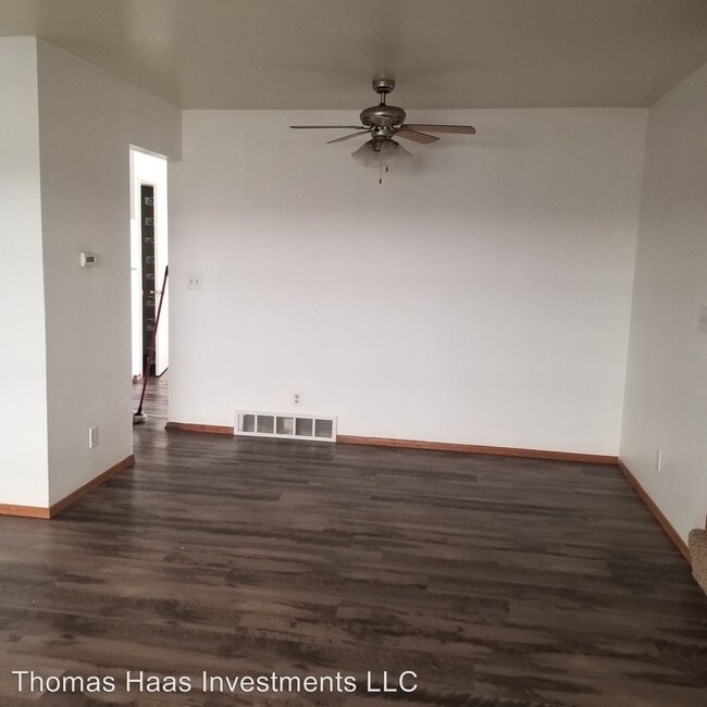 Building Photo - 12215-12221 W Dearbourn Ave