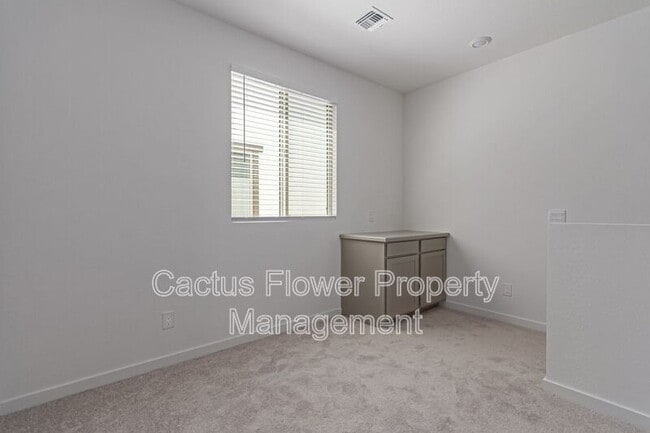 Building Photo - 4740 S Ferric