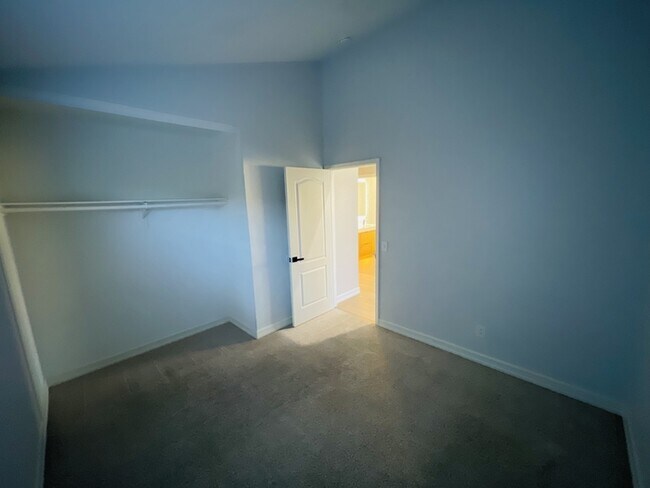 Building Photo - 28937 Biarritz Ct