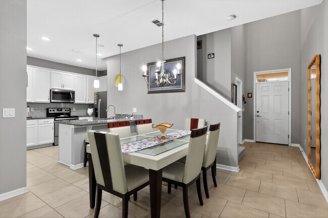 Building Photo - 17523 Promenade Dr