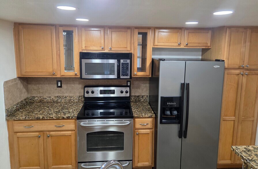 Building Photo - 15273 Maturin Dr