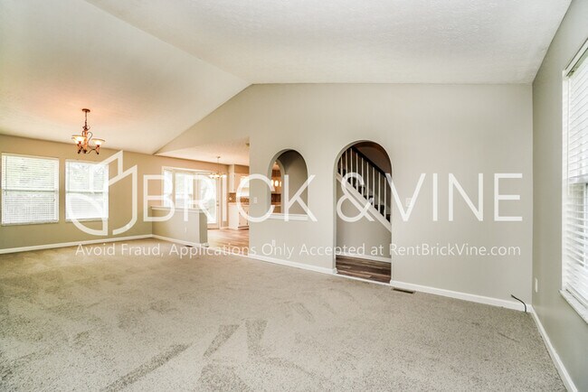 Building Photo - 5465 Avonhurst Ct