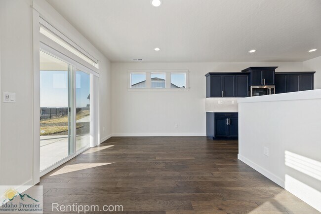 Building Photo - 10469 W Royal Fern Ct