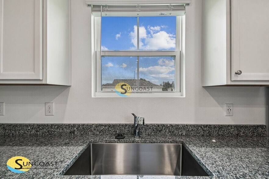 Building Photo - 8271 N Wakefield Dr