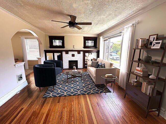 Living Room/Family Room I - 5331 Devonshire Ave