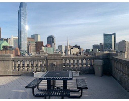 Building Photo - 15 Beacon St