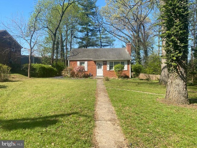 Building Photo - 2200 Greenwich St