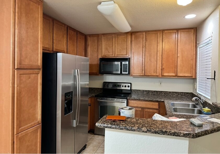 Building Photo - 78650 Avenue 42