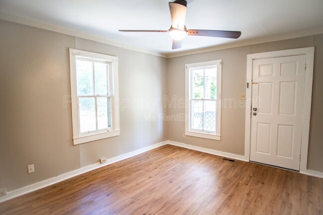 Building Photo - 4645 Anderson Pl