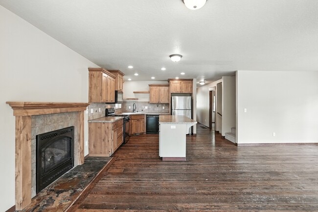 Building Photo - 23732 N Lakeview Blvd