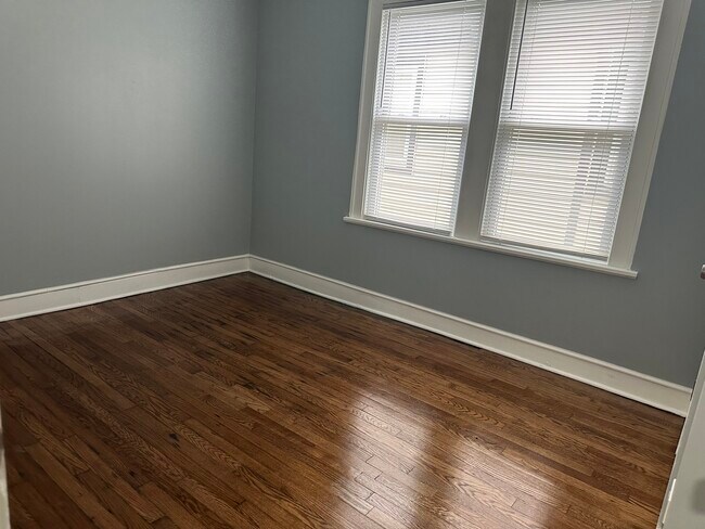 Building Photo - 12052 S La Salle St