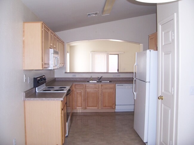 Building Photo - 3 Bed/2 Bath in Tolleson