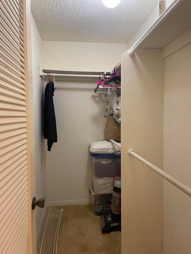 Building Photo - 705 Normandy Ln