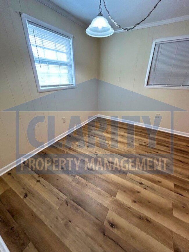 Building Photo - Three bedroom duplex in Charleston