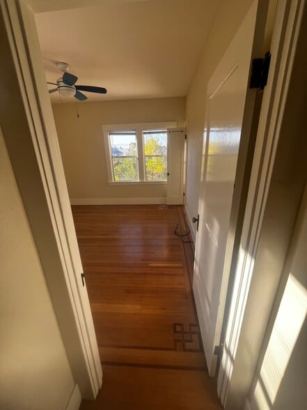 Primary Photo - 917 MacArthur Blvd