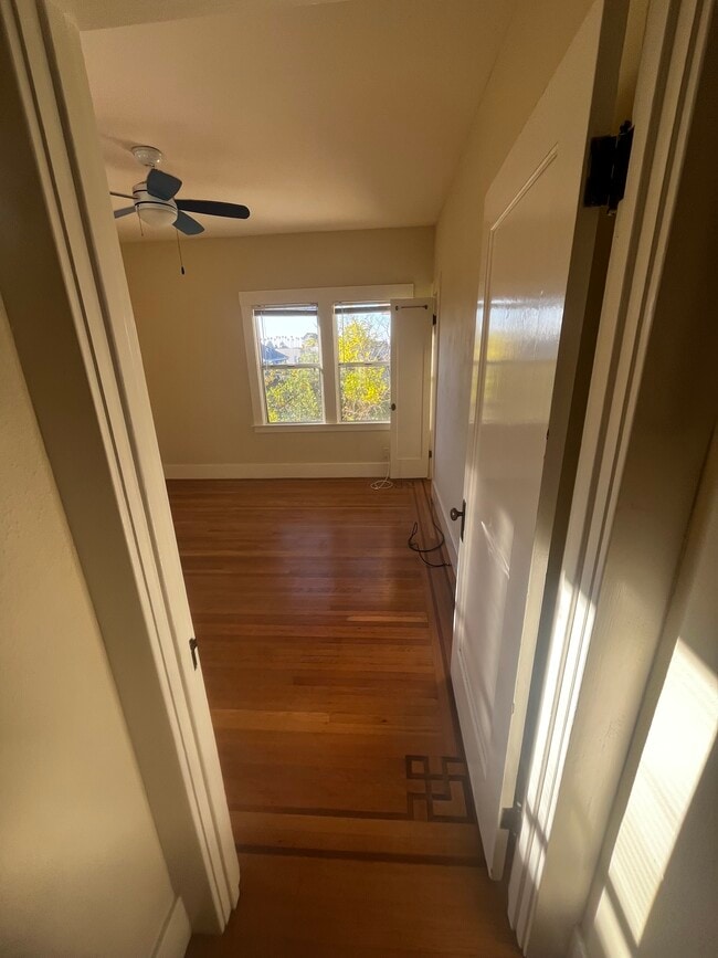 Building Photo - 917 MacArthur Blvd