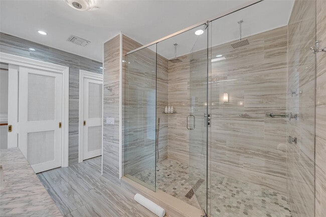 Building Photo - 1401 S Ocean Dr