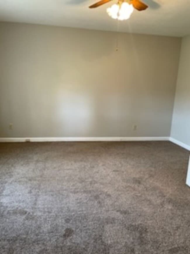 Building Photo - SINGLE FAMILY HOME