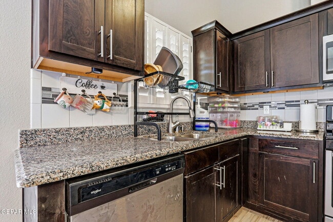 Building Photo - 14844 Tierra Tencha Ct