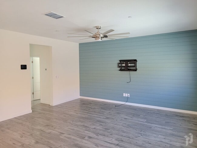 Building Photo - MOVE IN SPECIALL!!! $500 OFF FIRST MONTH'S...