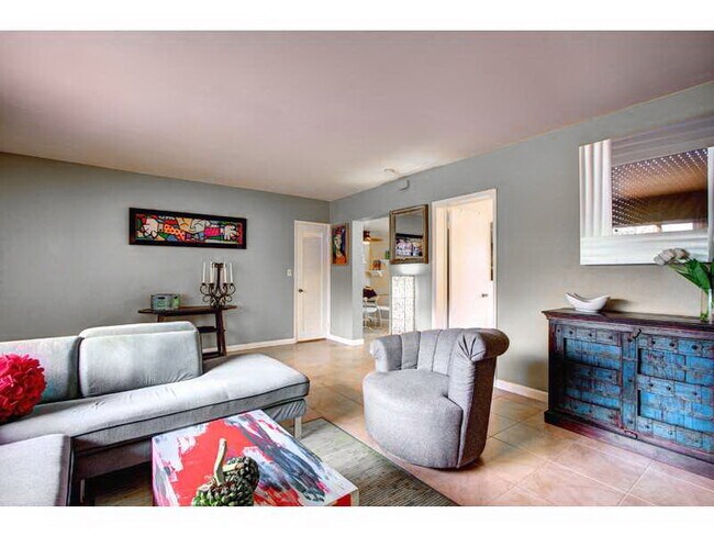 Building Photo - 3213 Colony Club Rd