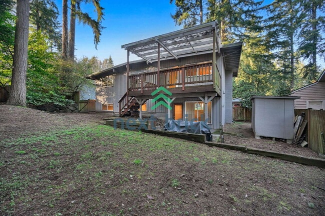 Building Photo - Welcome to this beautifully located 4-bedroom, 2-bath