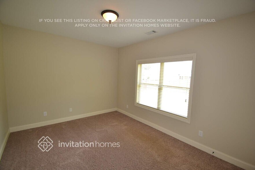 Building Photo - 427 Sweetwater Bridge Cir