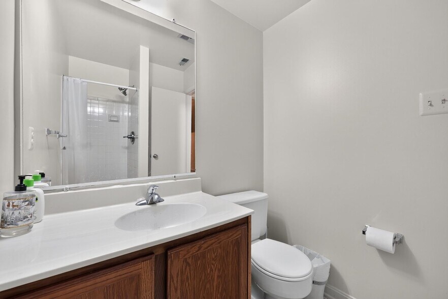 Building Photo - 10946 Rampart Way