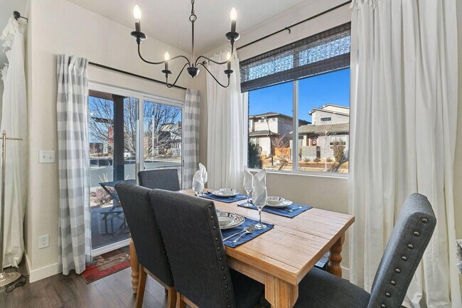 Building Photo - 6801 Warren Dr