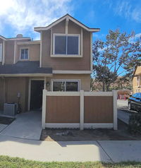 Building Photo - Beautiful 3 BD, 2BA Townhome Near Cal Stat...