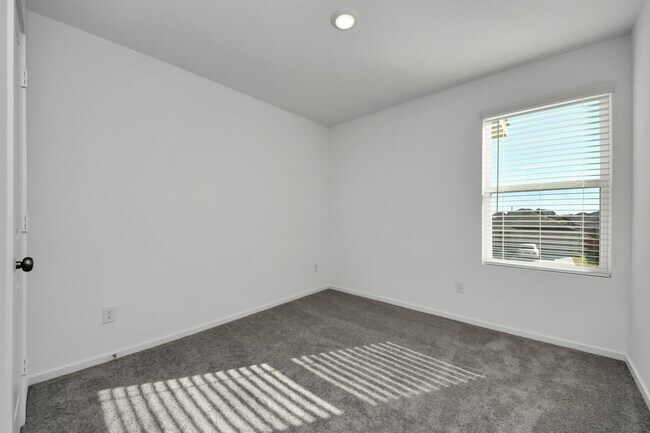 Building Photo - 2523 Night Emerald Dr