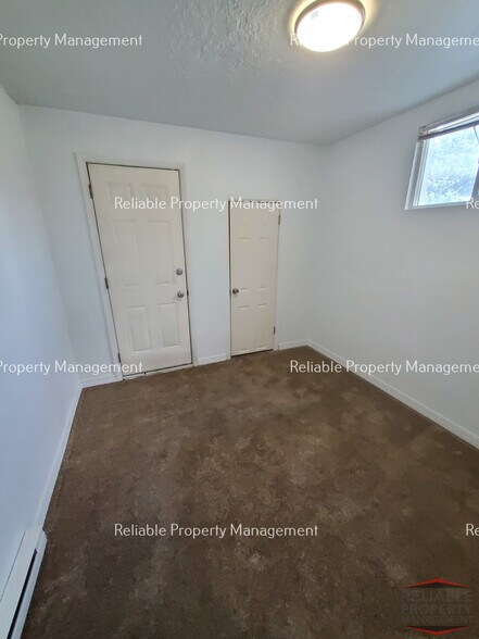 Building Photo - 1499 Mound Ave