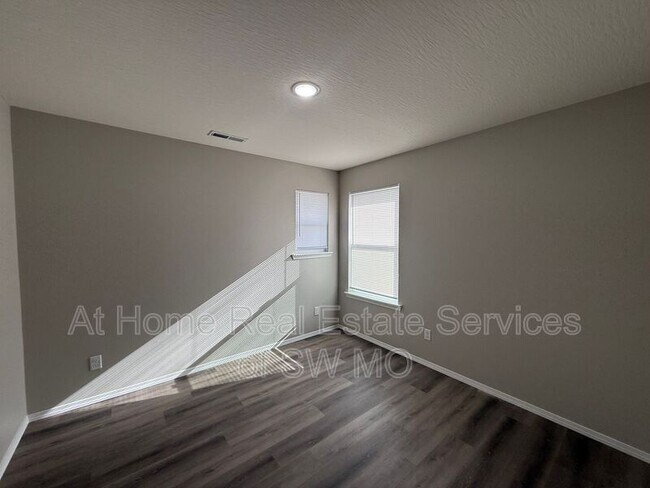 Building Photo - 820 E Watermill Cir